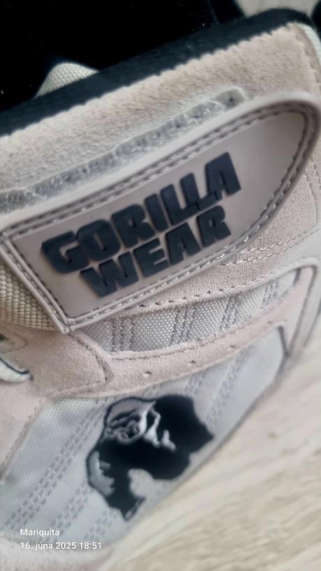 Uzasne znackovd botasky, 43