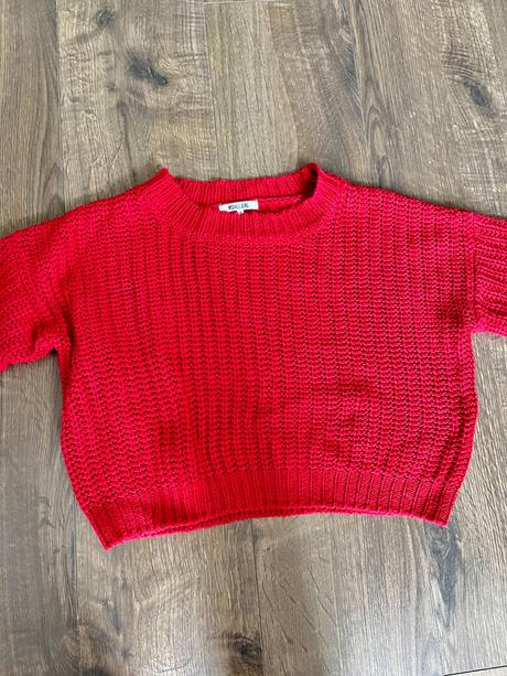 Dámsky červený pletený sveter kratší strih, s