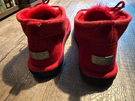 Ugg krásne červené veľ. 39/40, ugg,39
