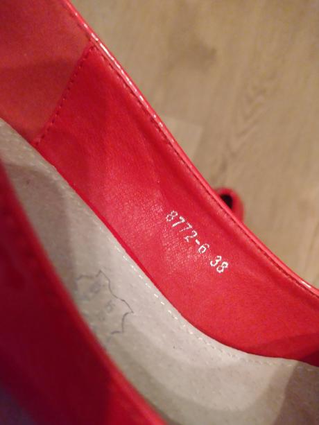 Červené lakované lodičky, 37