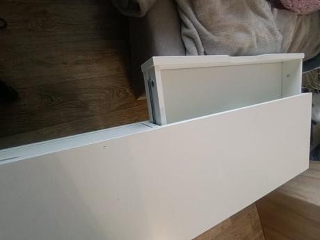 Kozmetický stolík ikea, 