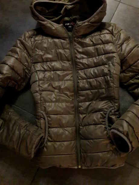 Prechodna bunda olivova, fishbone,xs