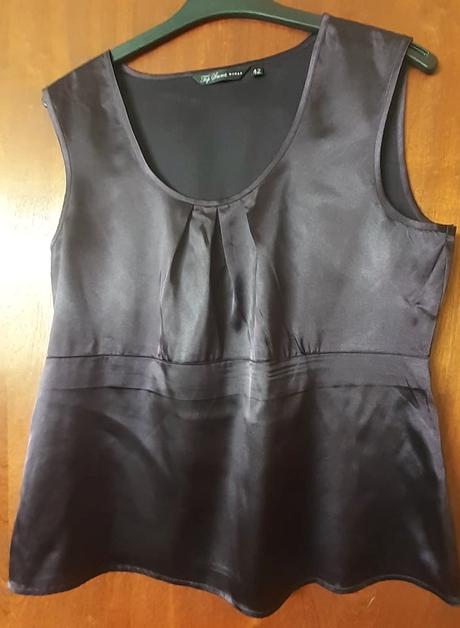 Baklažánový top z elastického saténu, 42