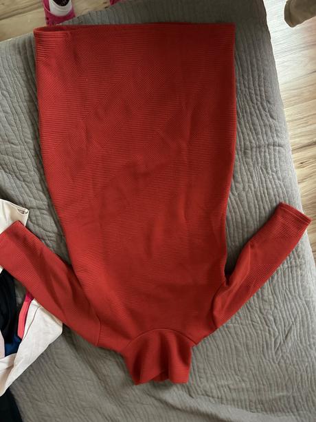 Dámske oblečenie, s