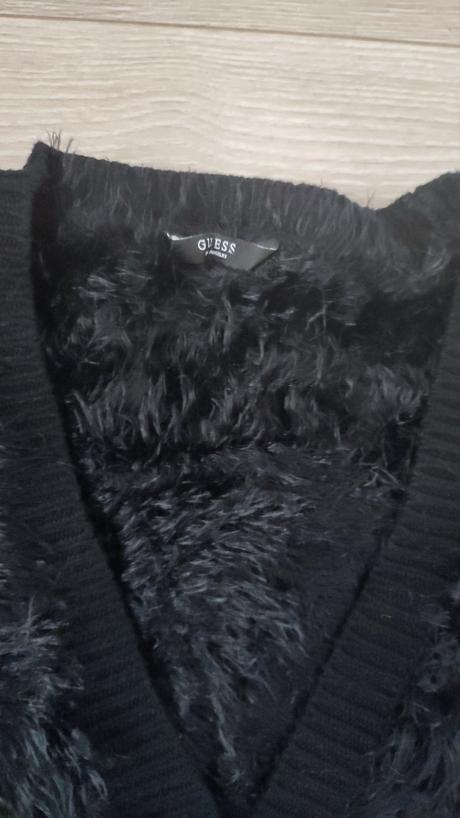 Čierny chlpaty svetrik, guess,152