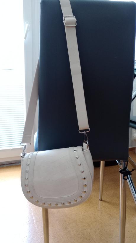 Krémová kabelka, takko