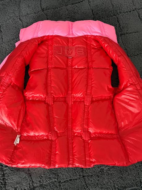 Teplá vesta jet set, s