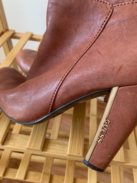 Hnedé elegantné čižmičky guess, guess,37