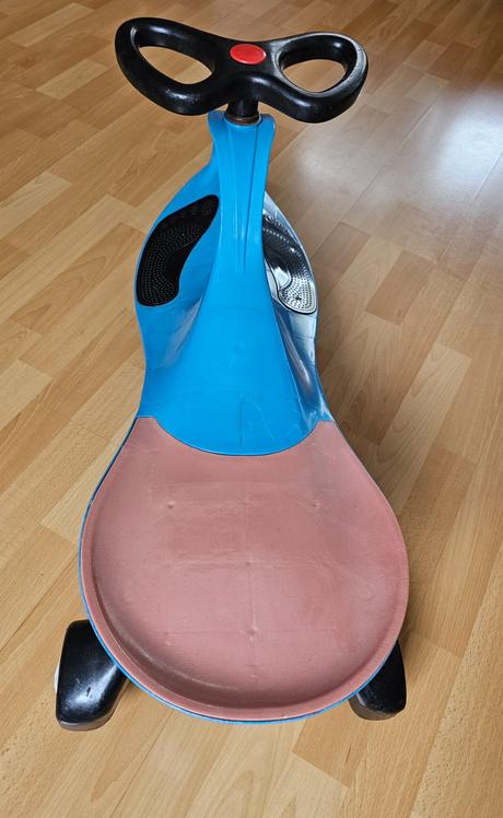 Samochodiace autíčko riricar,