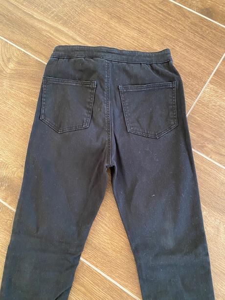 Čierne rifle, h&m,134