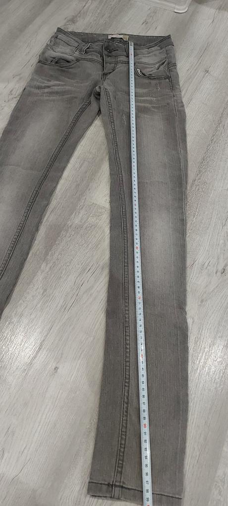 Elastické rifle s pusch up efektom, calzedonia,xs