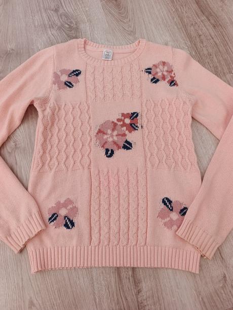 Vyšívaný svetrík, 134