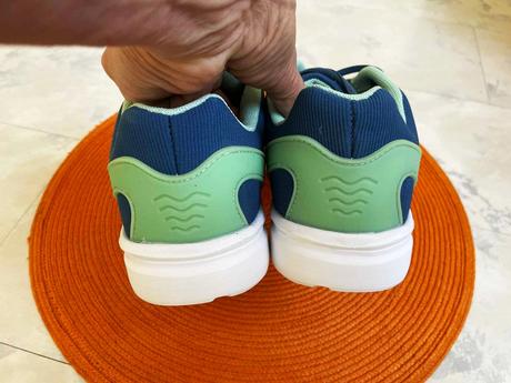 Ľahúčke tenisky, 38