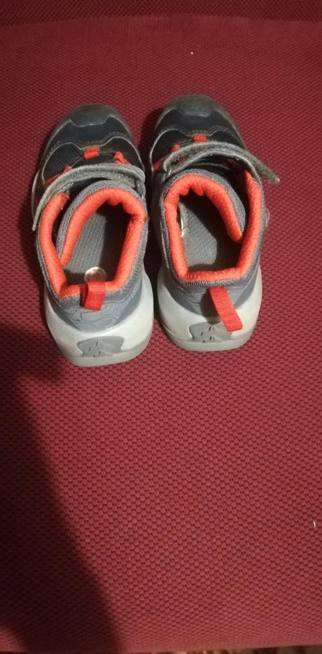 Decathlon turistické topánky, quechua,25