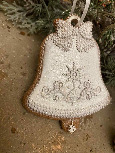 Medovník zvonček - perník s bielou polevou 1 ks, 