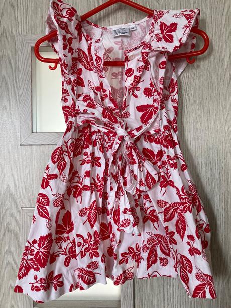 Kvietkovane šaty, 92