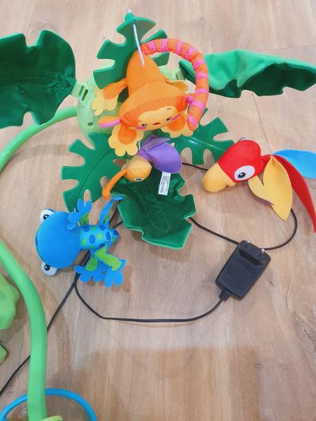 Kolotoč nad postieľku fisher price,