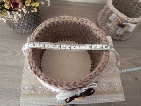 Háčkovaný košík, 