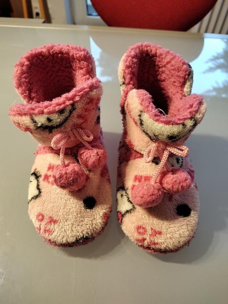 Teplé papuče hello kitty, 27