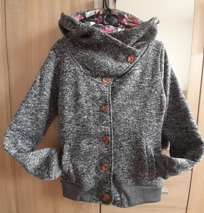 Mikina na gombiky, m / s