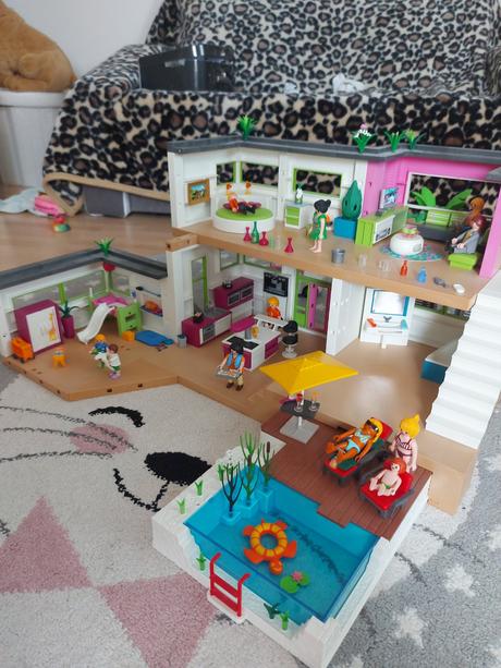 Playmobil obrovská vila+bazén+hosťovský dom+auto, 
