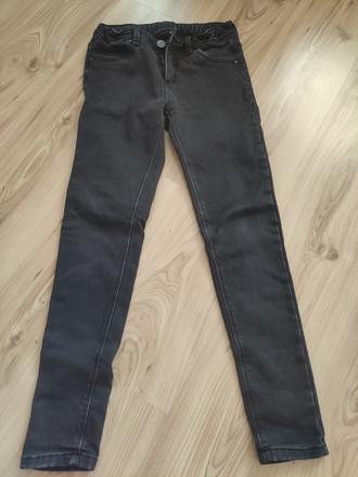 Zateplené čierne rifle, 152