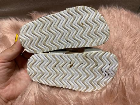 Sandálky s klenbou, 24