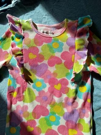 Predám krásne tričko č.128, sinsay,128