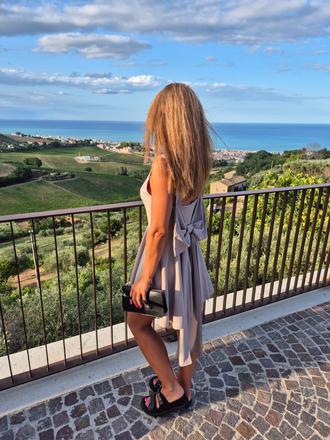 Šaty s veľkou mašľou, s