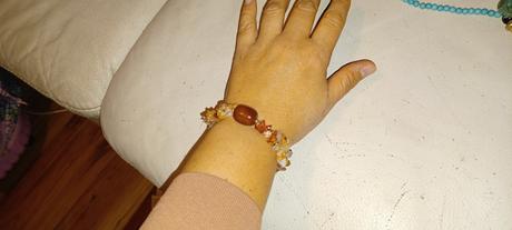 Naramok z polodrahokamov, 