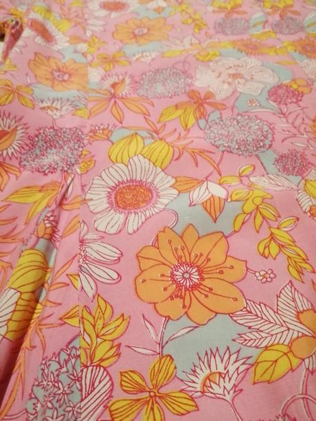 Letne saty mnohofarebne., 134