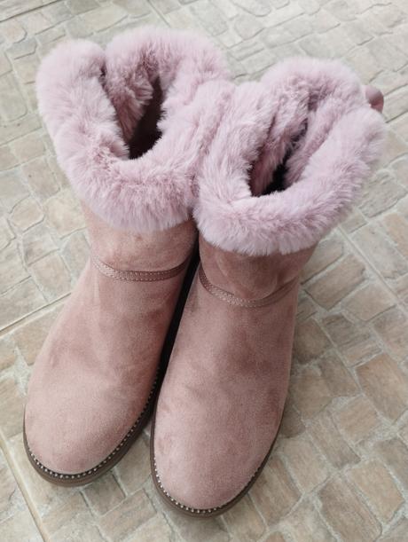 Dvakrát obuté ružové teplé čižmy, 37