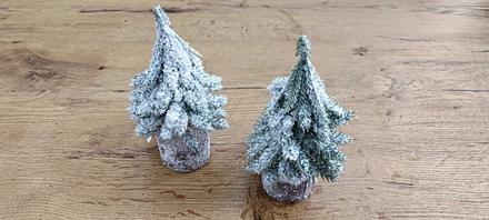 Dekorácia -stromček zasnežený - 15 cm, 