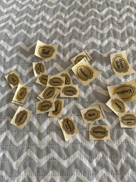 Retro nálepky na koreničky 21 kusov, 