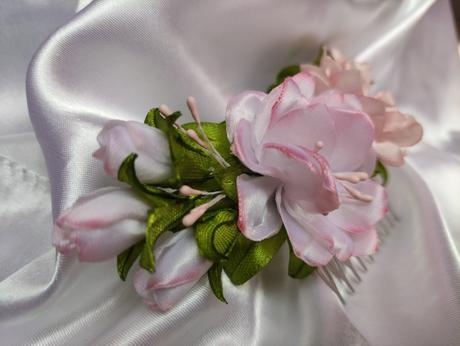 Romantický hrebienok do vlasov, 