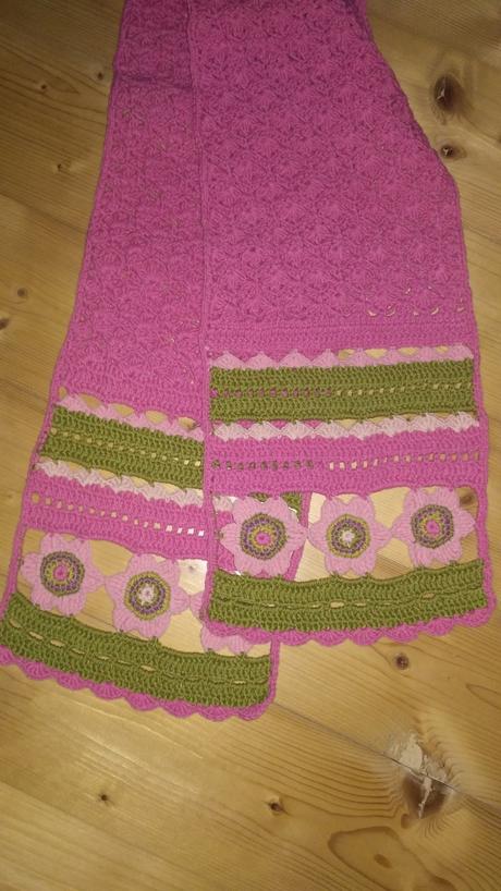 Háčkovaný šál nenosený, 134