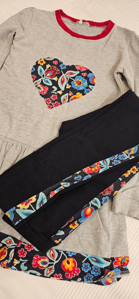 Šaty a legíny folk, modelko,140