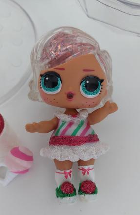 Lol babika vo vianočnej guli, 