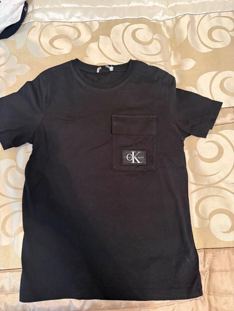 Tričko vrátane doporuč. poštovného, calvin klein,152