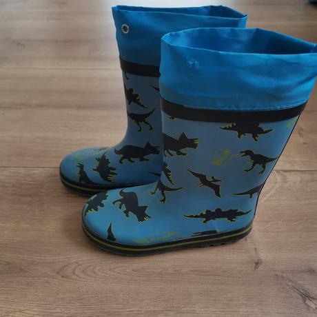 Gumáky s dinosaurami, 29