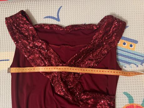 Plesove saty s flitrami, 40