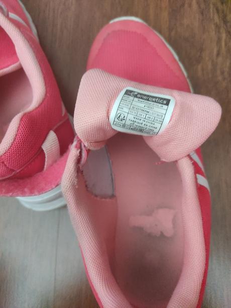 Ružové tenisky, 35