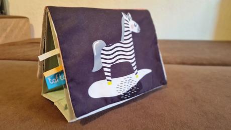 Kniha savannah tummy time book,