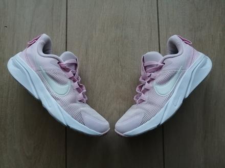 Ľahké vzdušné nike tenisky, nike,30