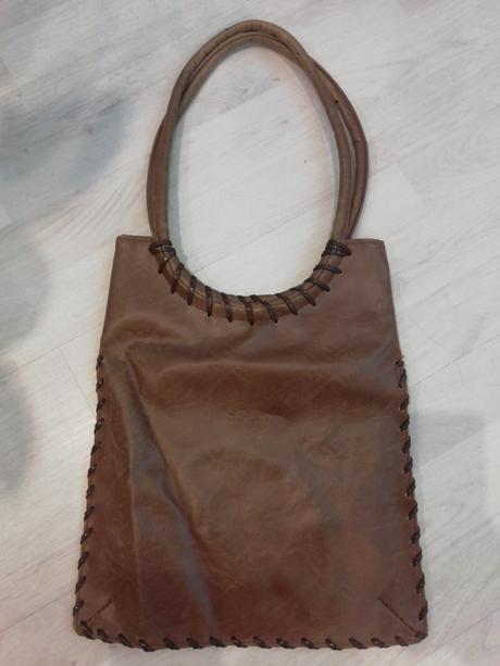 Predám koženkovú tašku,
