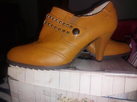 Elegantné topánky na opätku, 40