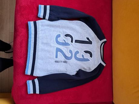 Mikiny a svetre, 128