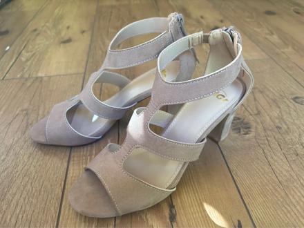 Sandále nenosené, 37