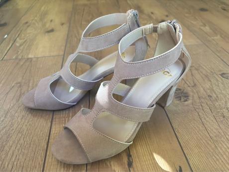 Sandále nenosené, 37