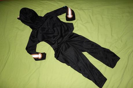 Kostymcek kostlivca od george,